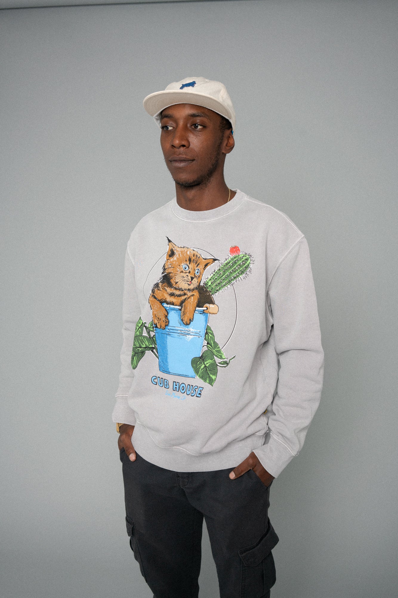 Bucket Cat Crewneck Grey