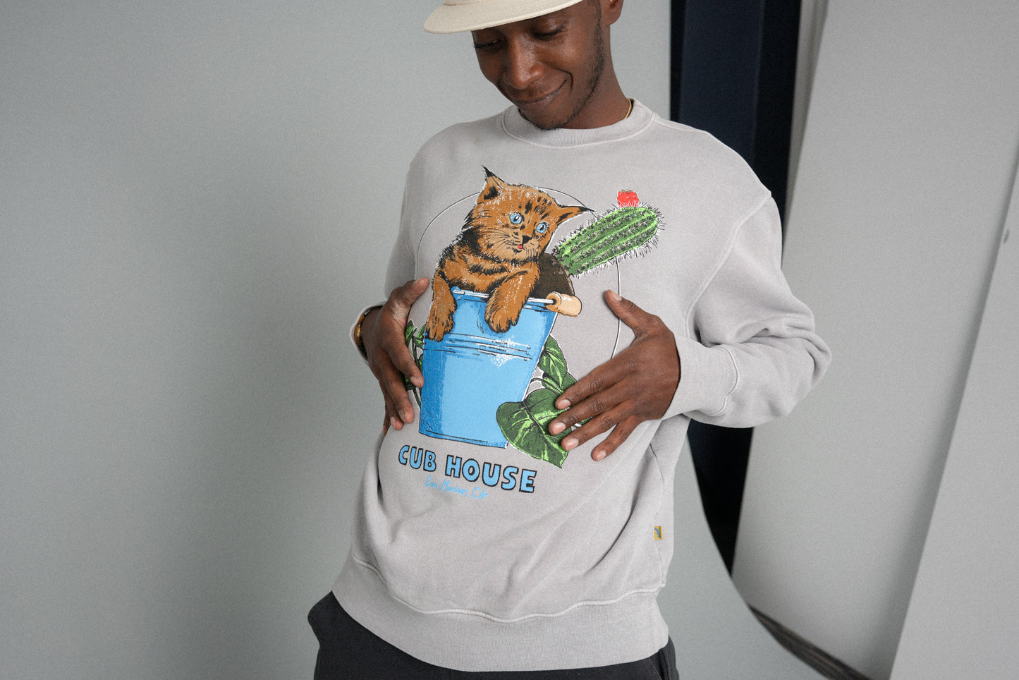 Bucket Cat Crewneck Grey