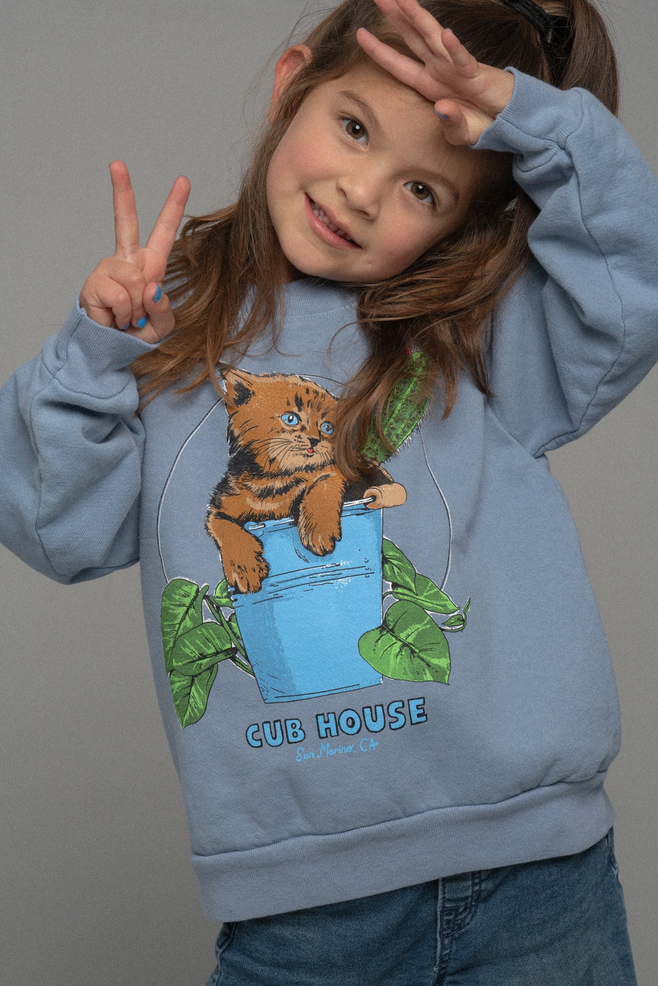 Lil Cubs Bucket Cat Crewneck Light Blue